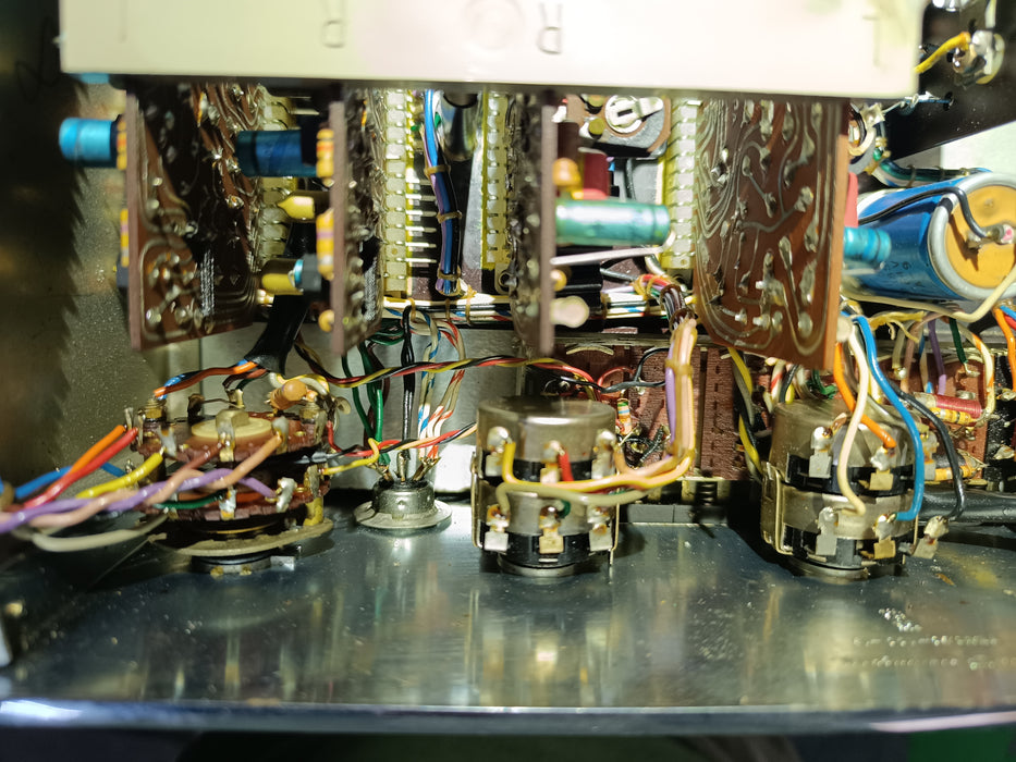 Leak Stereo 70