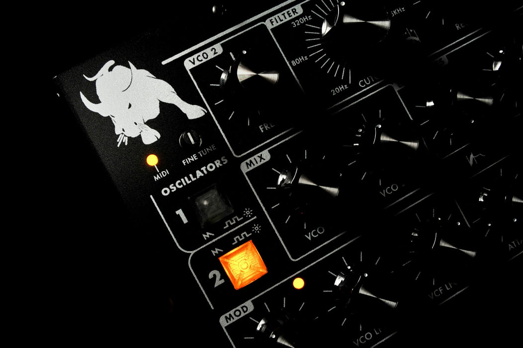 MOOG MUSIC Minitaur