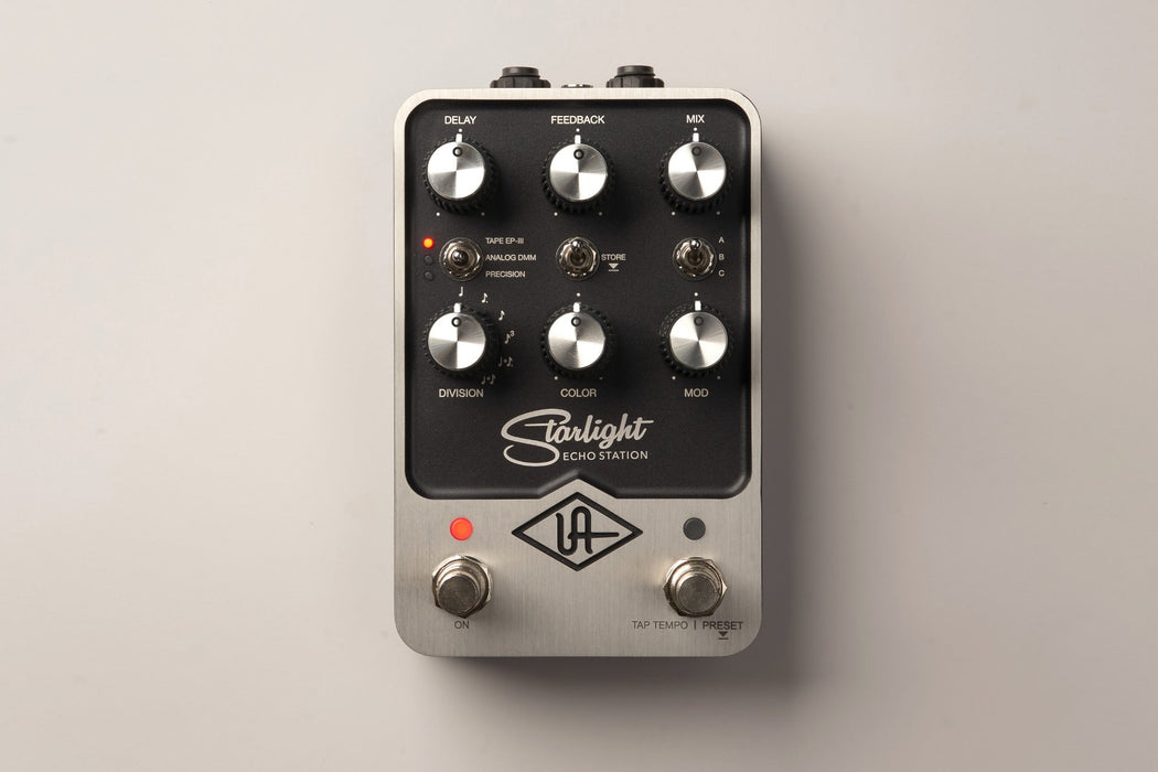 UNIVERSAL AUDIO UAFX Starlight Echo Station Stereo Delay Pedal